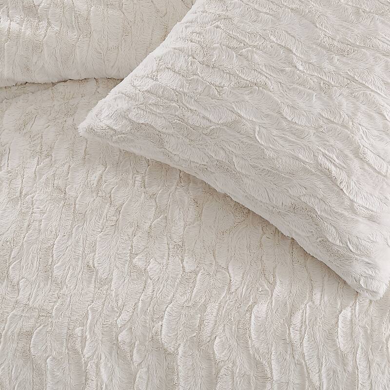 KARL LAGERFELD PARIS Heavenly Faux Fur Duvet Set