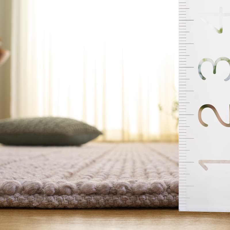 SAFAVIEH Handmade Natura Edmeia Raised Textured Wool Blend Rug