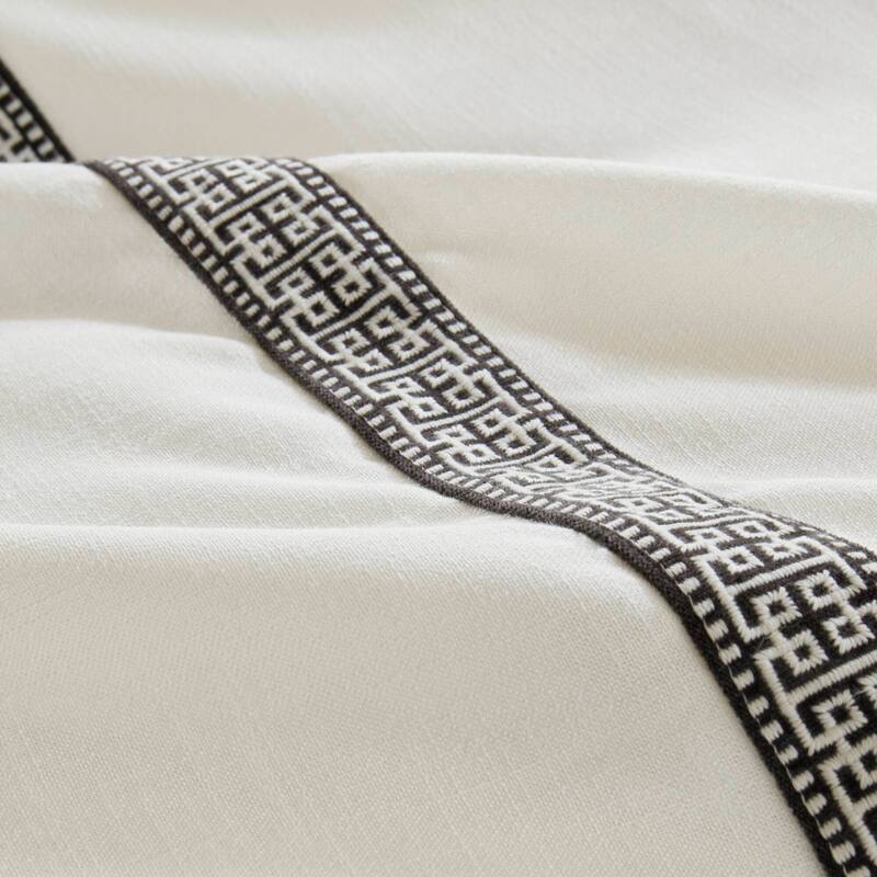 8 PCS Queen Embroidery Oversized Duvet Style Comforter Set Black/White