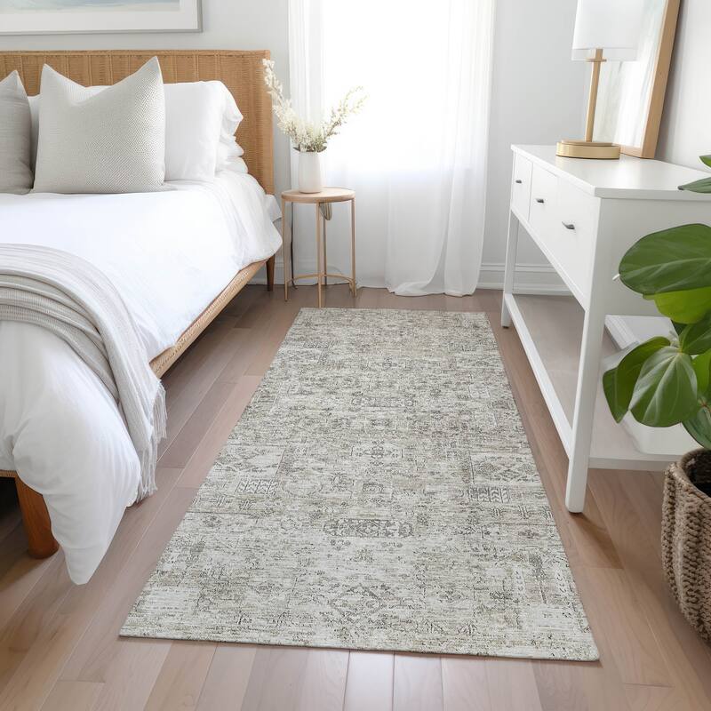 Machine Washable Indoor/ Outdoor Chantille Traditional Vintage Rug - Taupe - 2'3" x 7'6"
