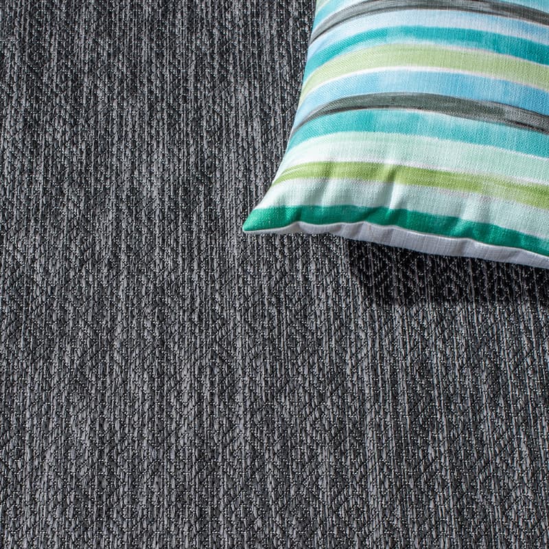 SAFAVIEH Courtyard Janyce Indoor/ Outdoor Waterproof Patio Backyard Rug