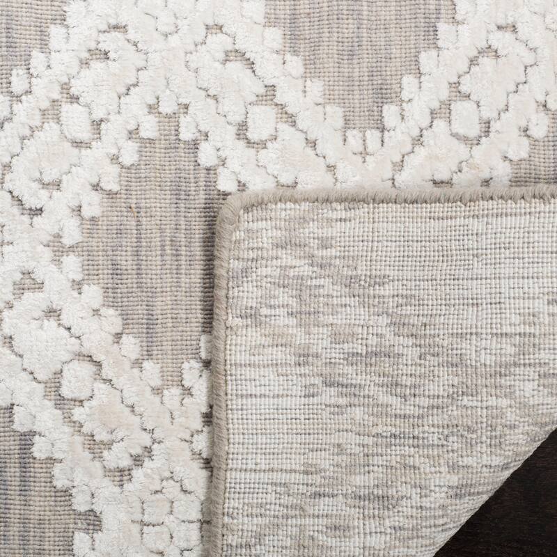 SAFAVIEH Handmade Mirage Typhanie Modern Abstract Viscose Rug