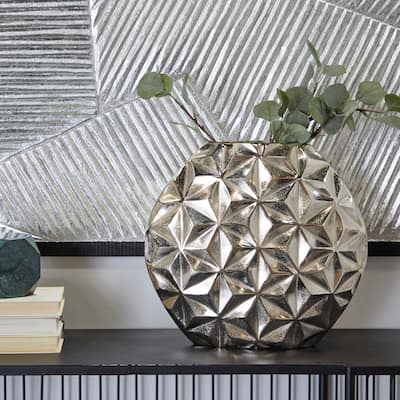 CosmoLiving by Cosmopolitan Silver, Gold, or Black Aluminum Geometric Vase