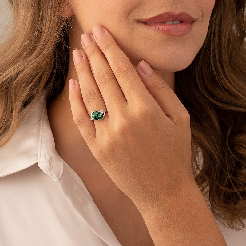 Sterling Silver 1.75 ct Created Emerald Birthstone Ring