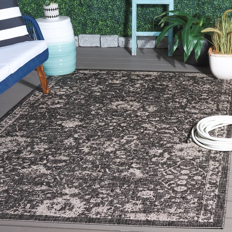 SAFAVIEH Courtyard Babet Indoor/Outdoor Transitional Rug - 5'1" x 7'6"