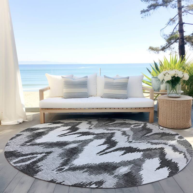 Machine Washable Indoor/ Outdoor Chantille Boho Ikat Rug - Gray - 8' x 8'