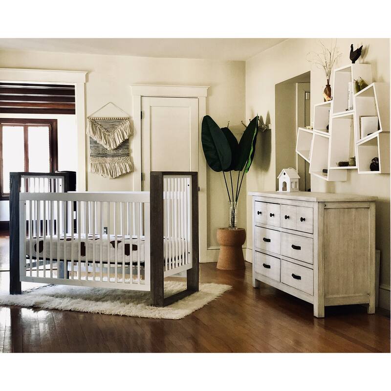 Milk Street True Traditional Crib