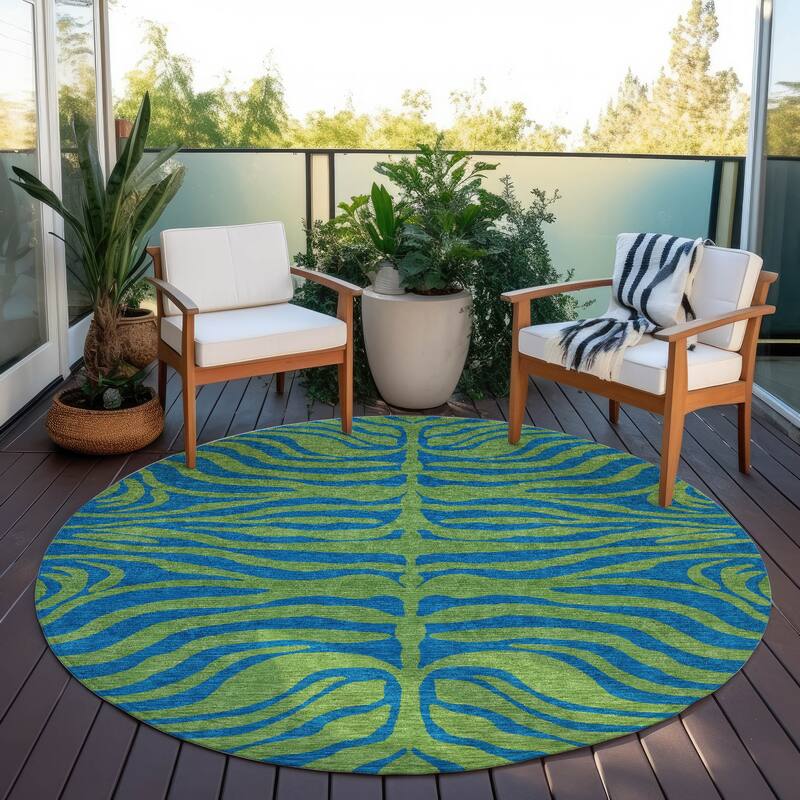 Machine Washable Indoor/ Outdoor Modern Animal Print Chantille Rug