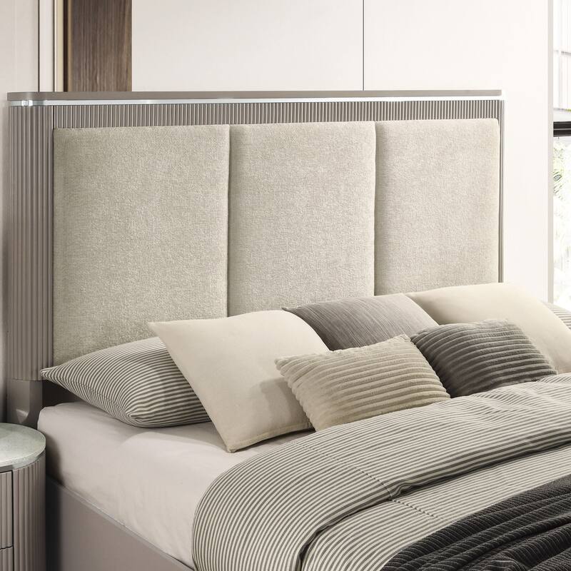 Furniture of America Seraphine Modern 2-Piece Light Grey Solid Wood Panel Bedroom Set with Fluted Headboard