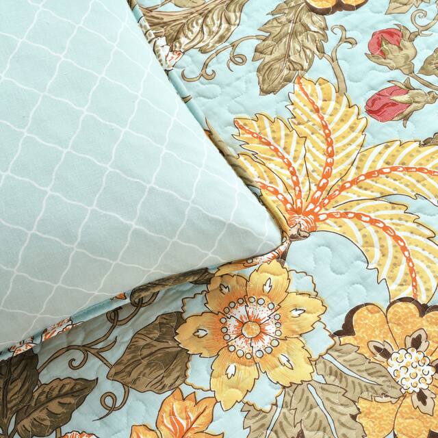 The Curated Nomad Chorro 3-piece Quilt Set
