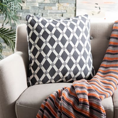 SAFAVIEH Diamond Knit Dark Grey/ Ivory 20-inch Decorative Pillow