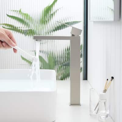 Modern Single Handle Single-Hole Bath Faucet with Drain