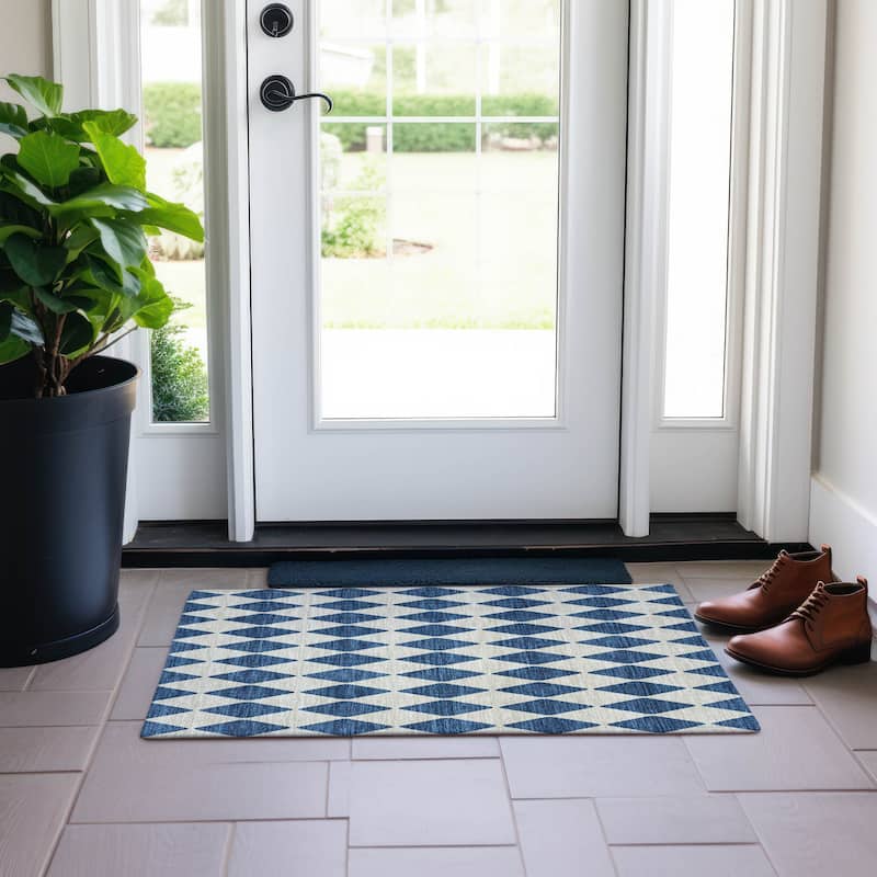 Machine Washable Indoor/ Outdoor Chantille Diamond Argyle Rug - Navy - 1'8" x 2'6"