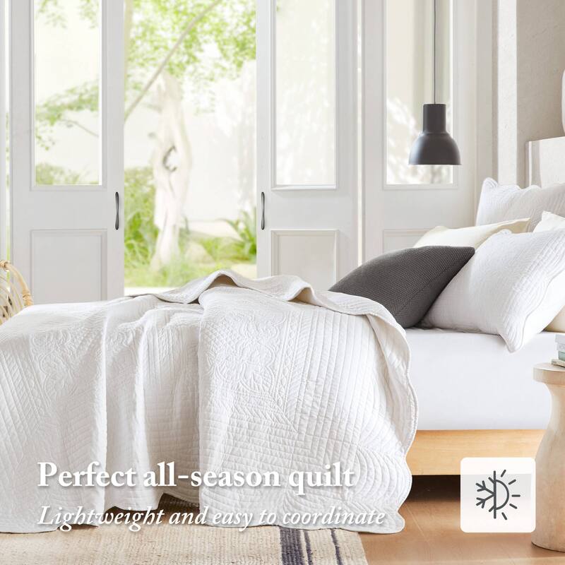 Madison Park Marino 3 Piece Reversible Scalloped Edge Quilt Set