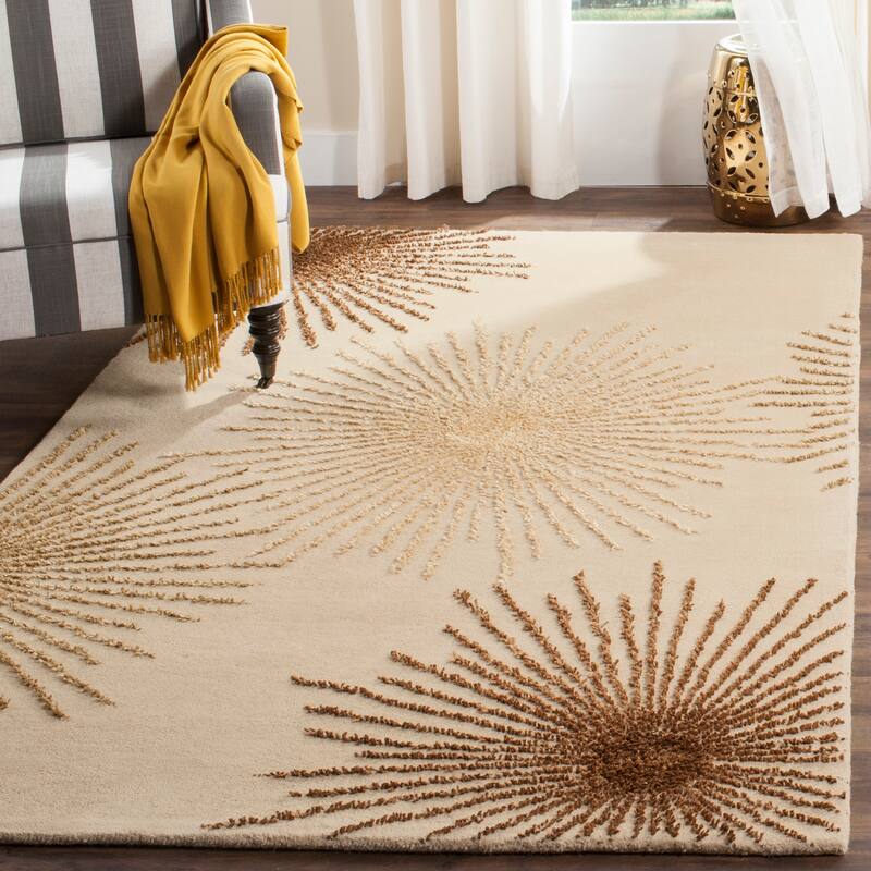 SAFAVIEH Handmade Soho Miyase Burst New Zealand Wool Rug - 5' x 8' - Beige