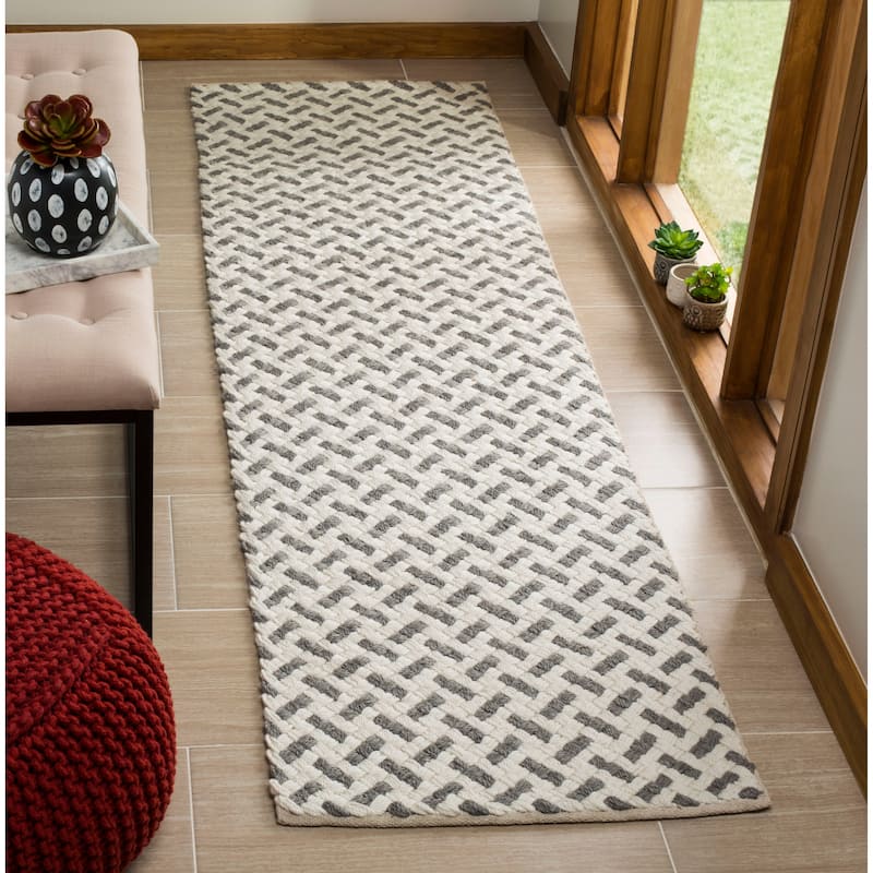 SAFAVIEH Handmade Natura Mirela Wool Rug - 2'3" x 8' Runner - Grey/Ivory