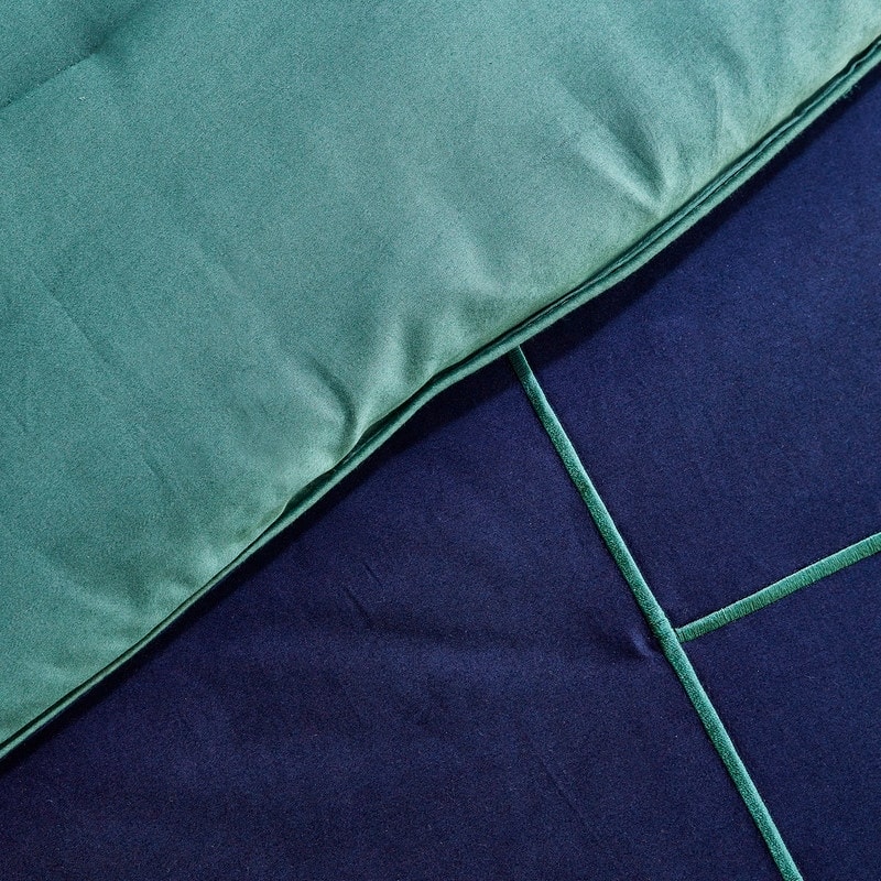 Lacoste Court Lines 100% Cotton Sateen Comforter Set