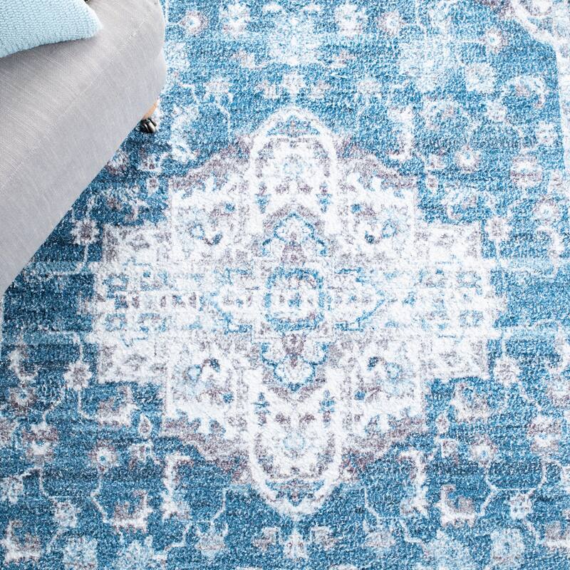 SAFAVIEH Handmade Classic Vintage Grozdana Transitional Polyester Rug