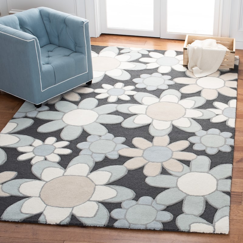 SAFAVIEH Handmade Kids Khadijah Floral Wool Rug - 4' x 6' - Charcoal/Ivory