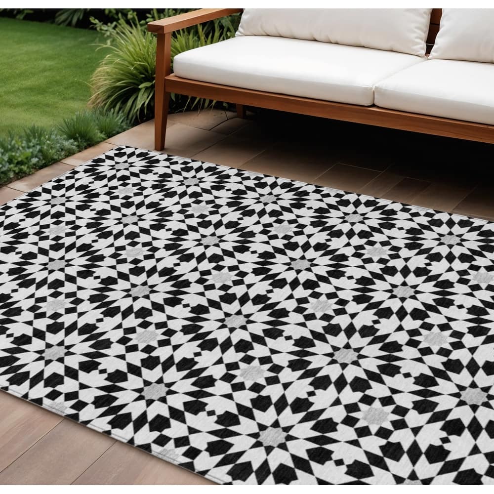 HomeRoots Floral Medallion Transitional Rectangle Outdoor Rug