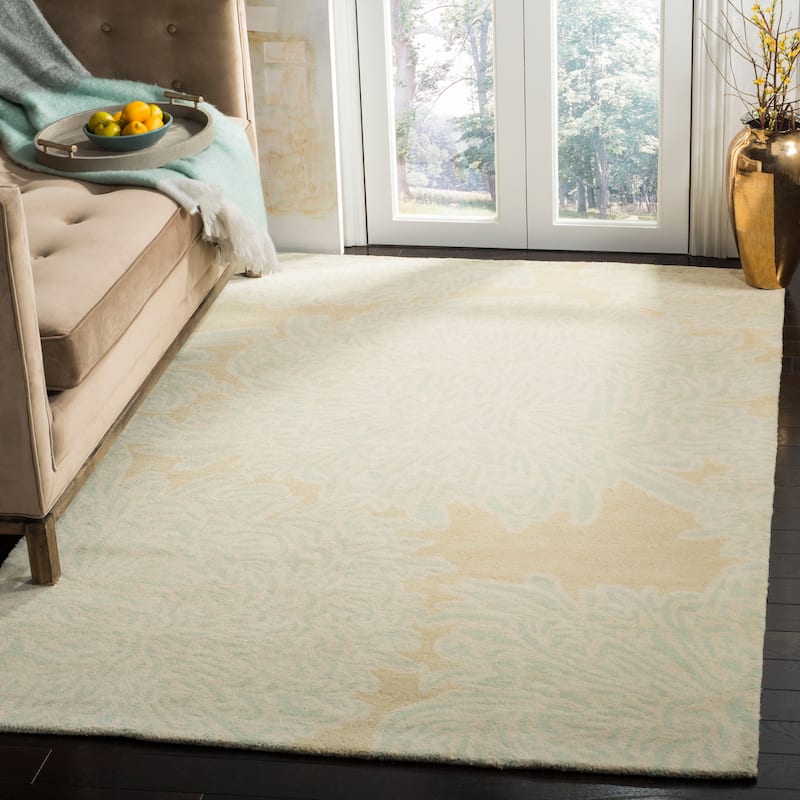 Martha Stewart by SAFAVIEH Chrysanthemum Wool Rug - 8' x 10' - Saguaro