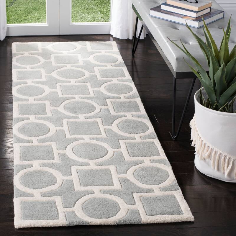 SAFAVIEH Handmade Chatham Alkinoi Modern Moroccan Wool Rug - 2'3" x 7' Runner - Grey/Ivory