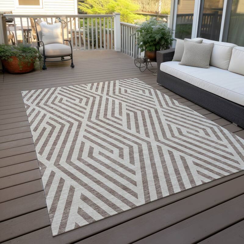 Machine Washable Indoor/ Outdoor Modern Diamonds Chantille Rug