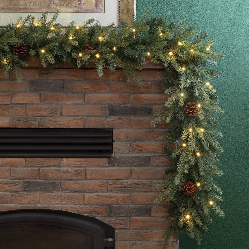 Glitzhome Pre-Lit Greenery Pine Cone Christmas Wreath with Warm White LED Light