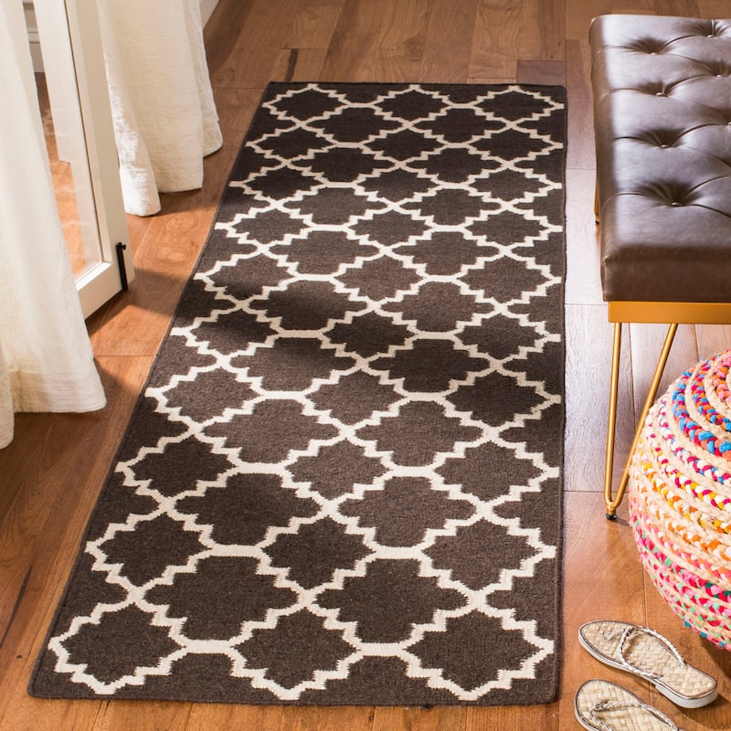 SAFAVIEH Handmade Flatweave Dhurries Taalke Modern Wool Rug - 2'6" x 14' Runner - Brown/Ivory