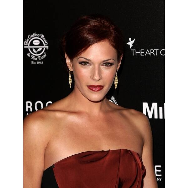 Shop Amanda Righetti At Arrivals For The Art Of Elysium 2nd Annual