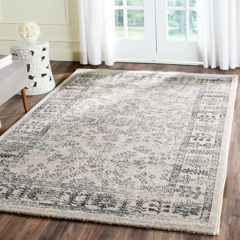SAFAVIEH Carmel Zettie Vintage Boho Distressed Oriental Rug - 4' x 6' - Beige/Blue - Rectangle