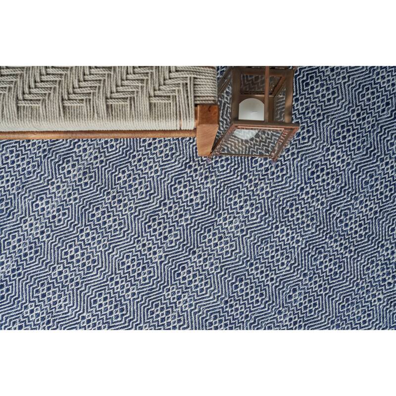 Echo Indoor/Outdoor Flatweave PET yarn Ivory/Blue Area Rug.