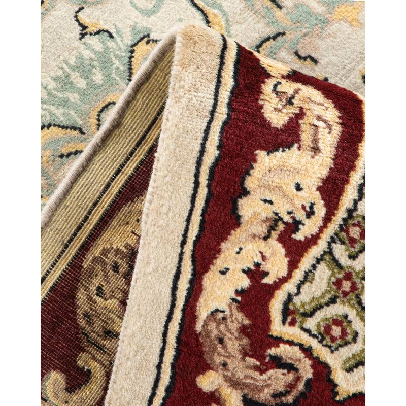 Traditional Oriental Ivory Area Rug - 4' x 6'