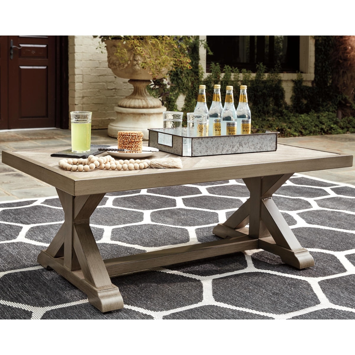 Sandestria dining table scintillant with