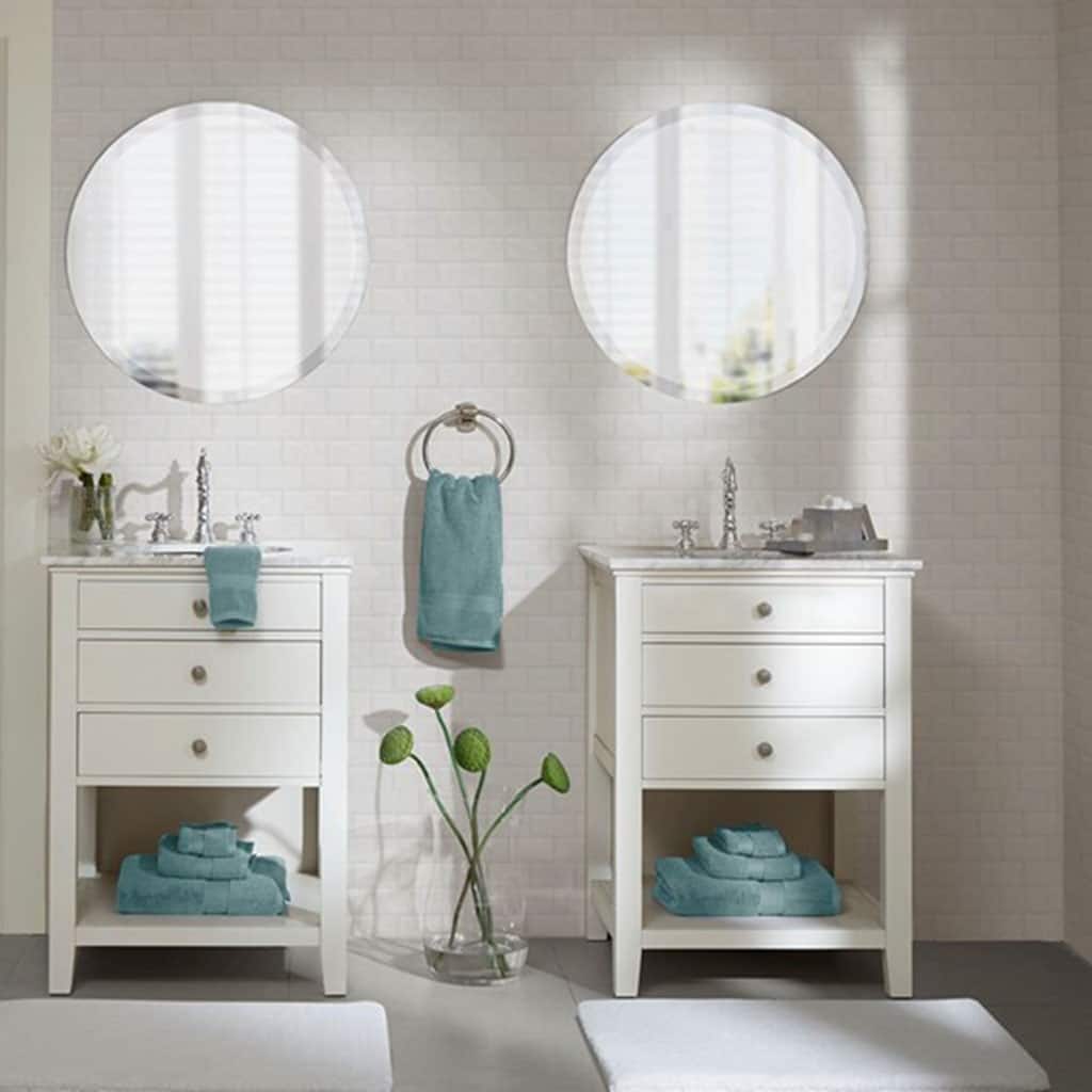 One hundred percent Cotton 8 Piece Antimicrobial Towel Set