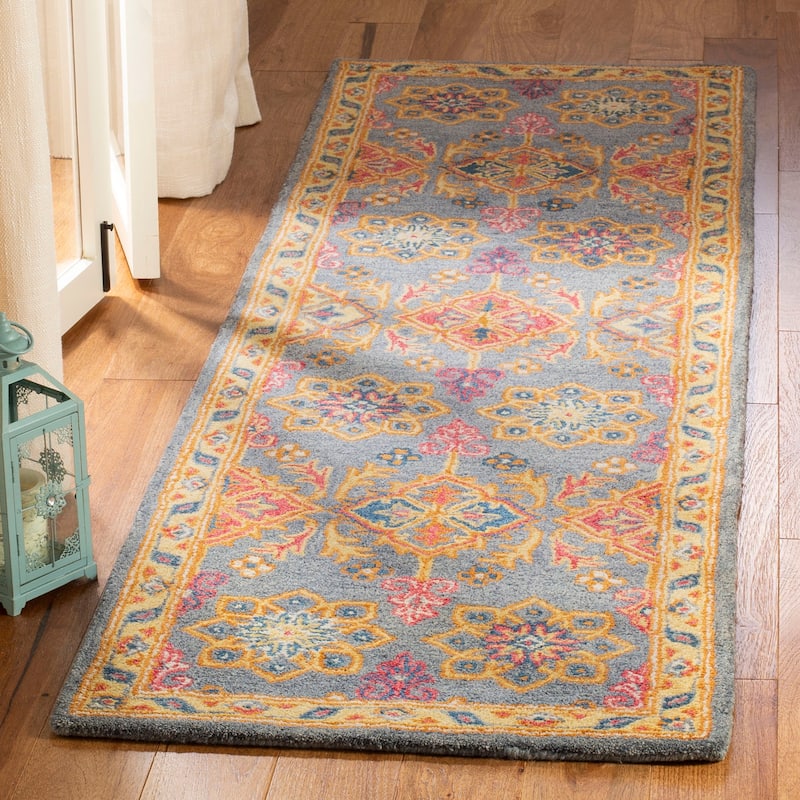 SAFAVIEH Handmade Heritage Liive Traditional Oriental Wool Rug - 2'3" x 8' Runner - Charcoal/Multi