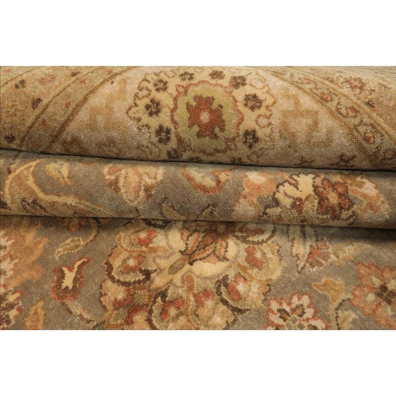 7'10''x9'9'' Tibetano Hand Knotted Wool Gray Agra Traditional Rug - 7' 10'' x 9' 9''