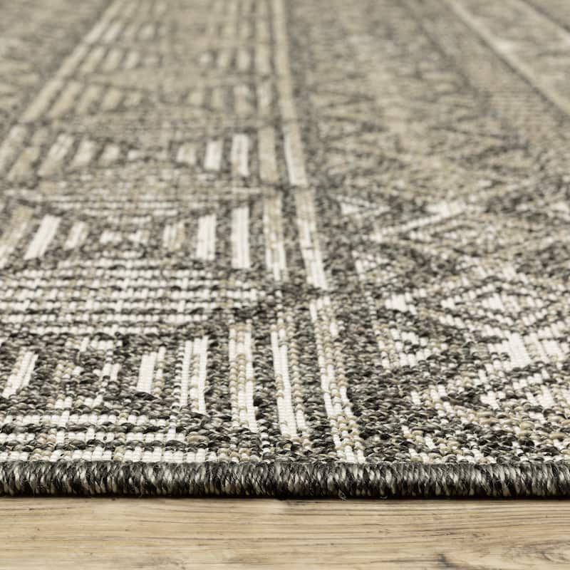 Style Haven Grayton Tribal Inspired Beige/ Black Indoor-Outdoor Fringe Edge Rug