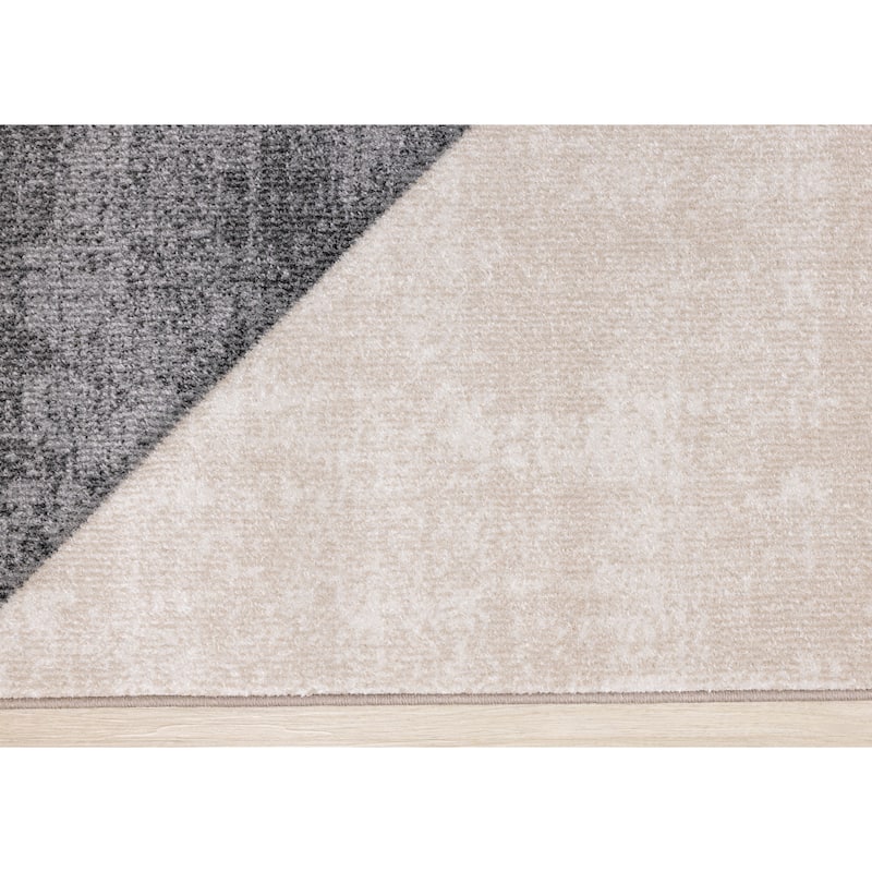 Fabio Collection - Beige/Grey Geometric Triangles Rug