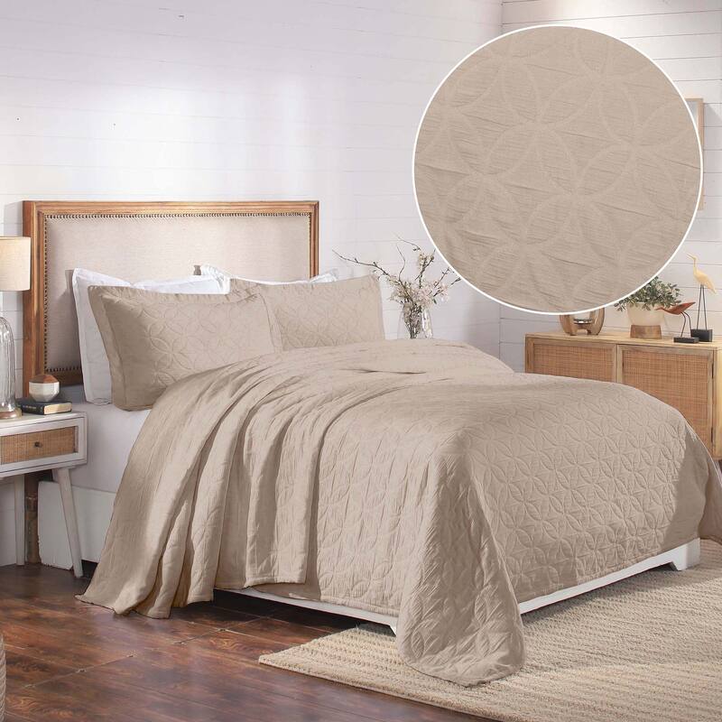 Superior Serenity Cotton Matelasse Jacquard Celtic Circle Bedspread Set - Linen - Queen - 3 Piece