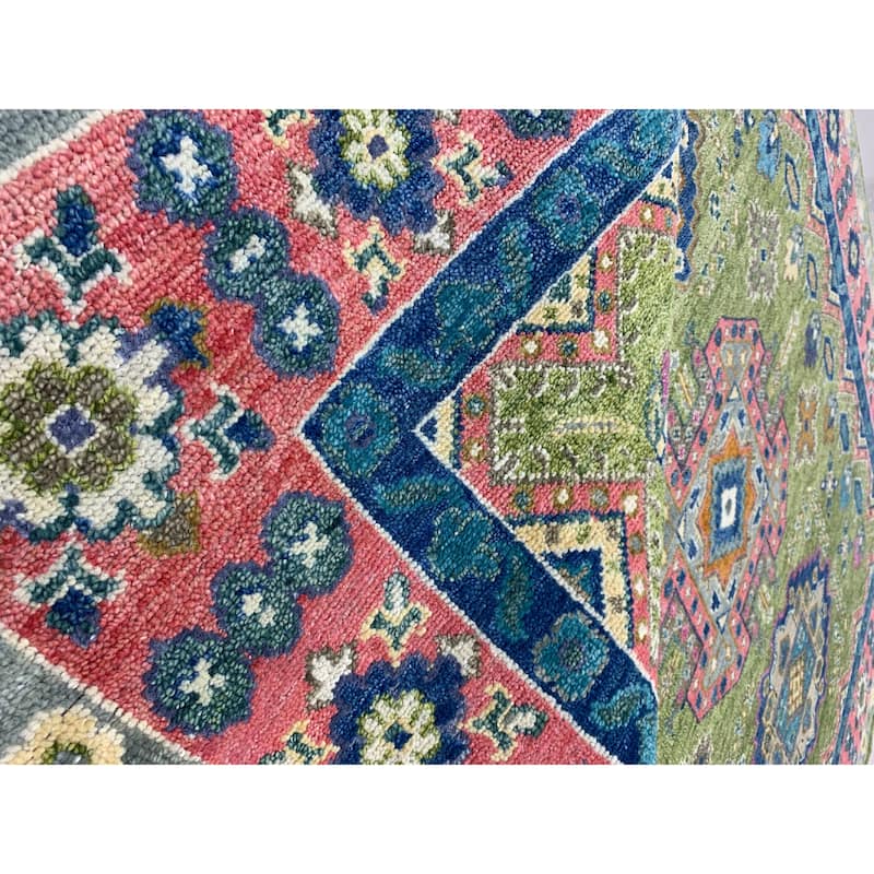 Hand-Knotted Wool Green / Light Fuchsia Traditional Classic Collection Rug - Timeless Elegance and Superior Craftsmanship