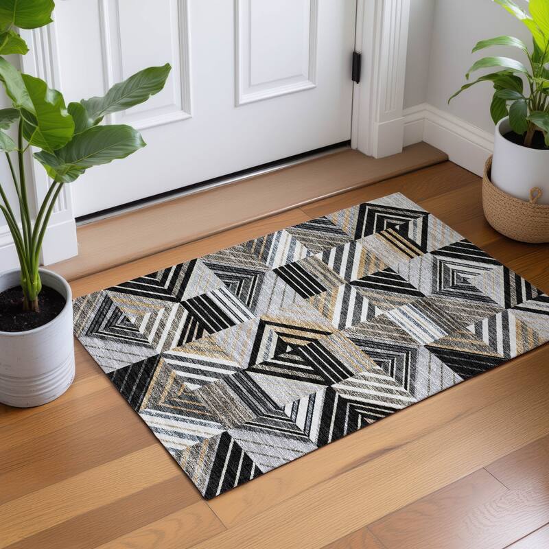 Machine Washable Indoor/ Outdoor Geo Mosaic Chantille Rug