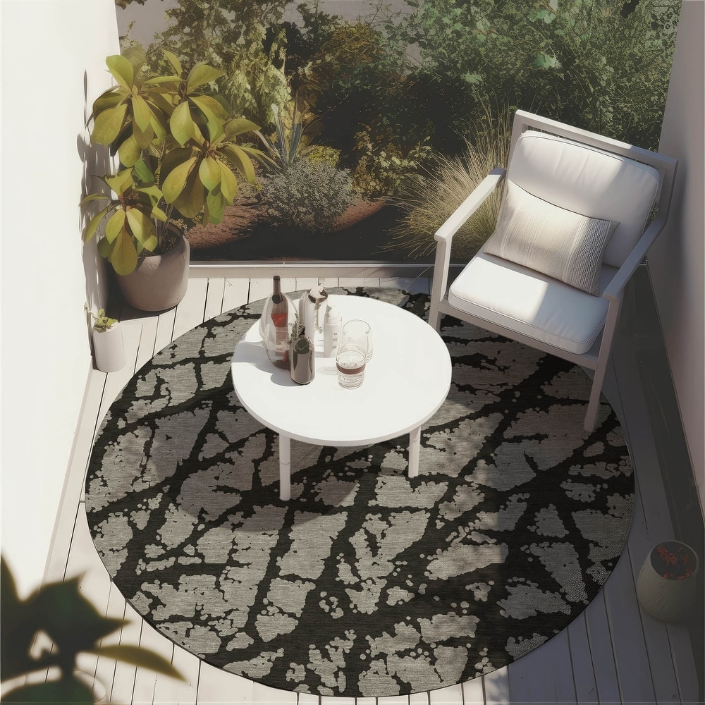 Machine Washable Indoor/ Outdoor Transitional Gray Crackle Chantille Rug