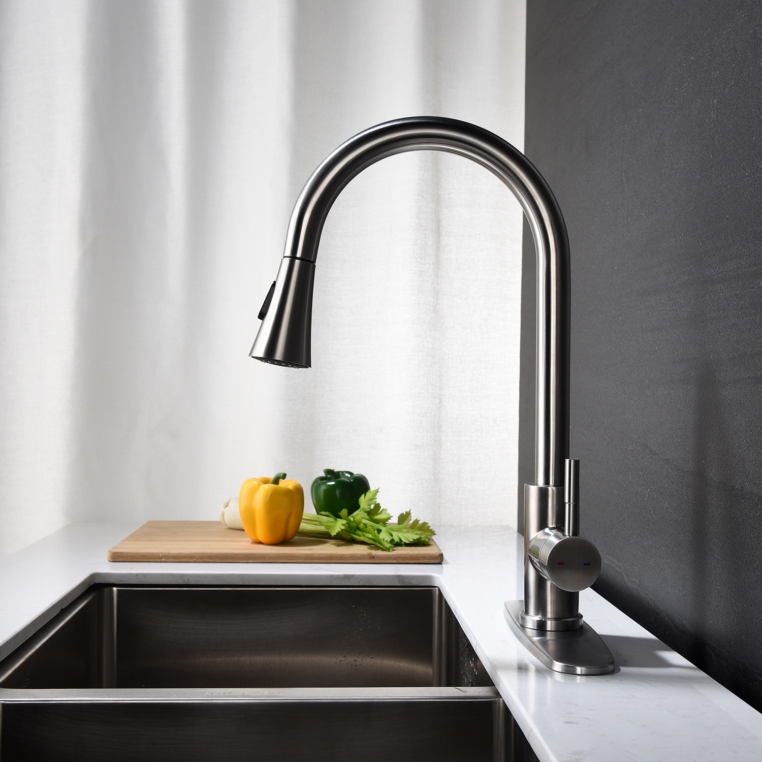 Single Handle Brushed Nickel Kitchen Faucet with Pull Out Spraye