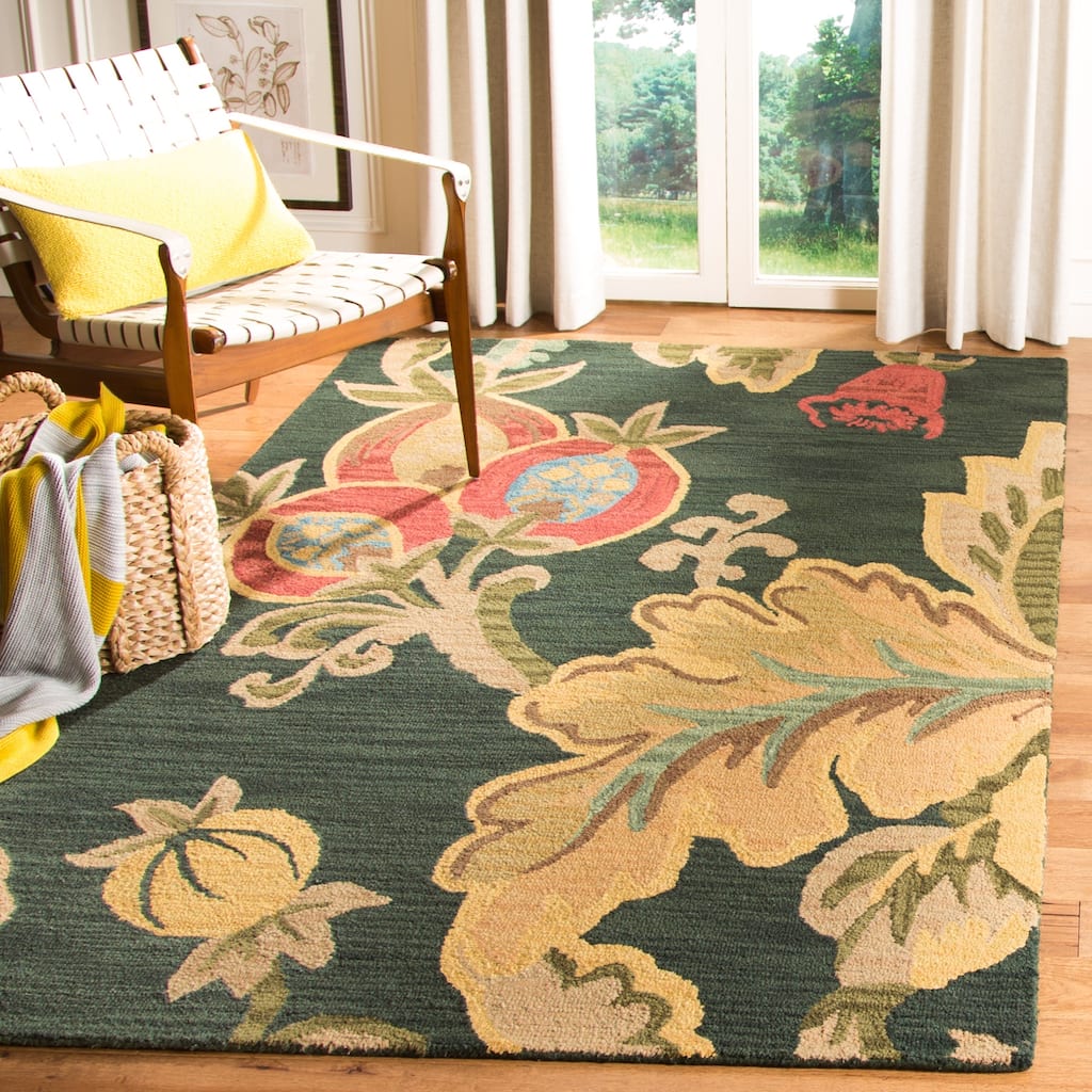 SAFAVIEH Handmade Jardin Austra Country Floral Wool Rug