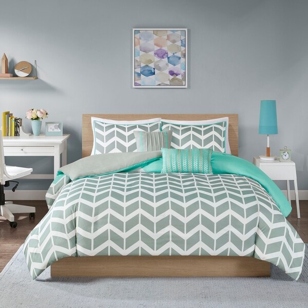 Laila Chevron Print 5-piece Duvet Cover Set by Intelligent Design. Opens flyout.