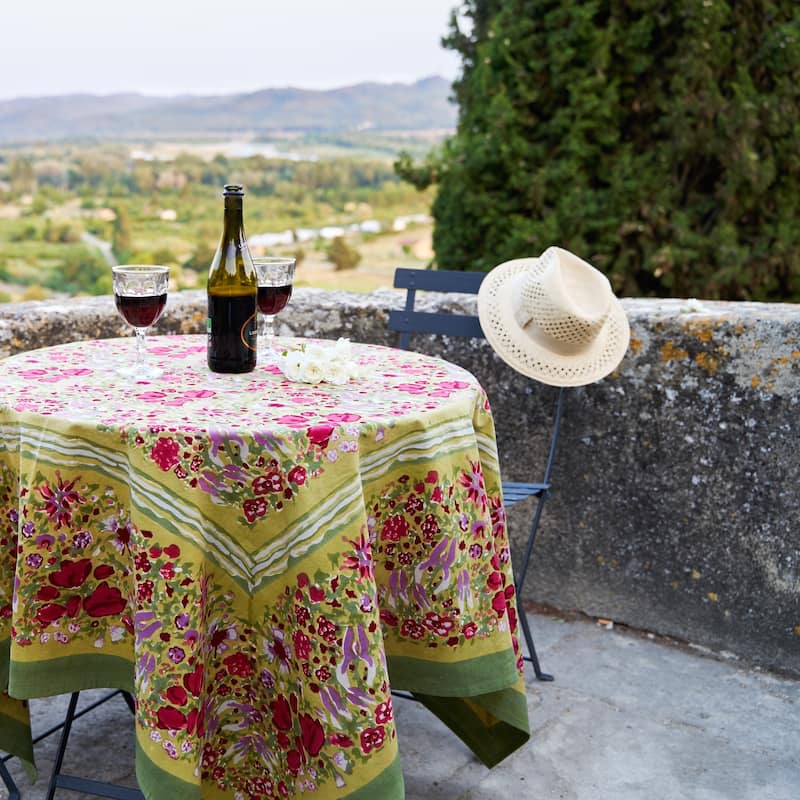 Jardine Red/ Green Floral Cotton Tablecloth