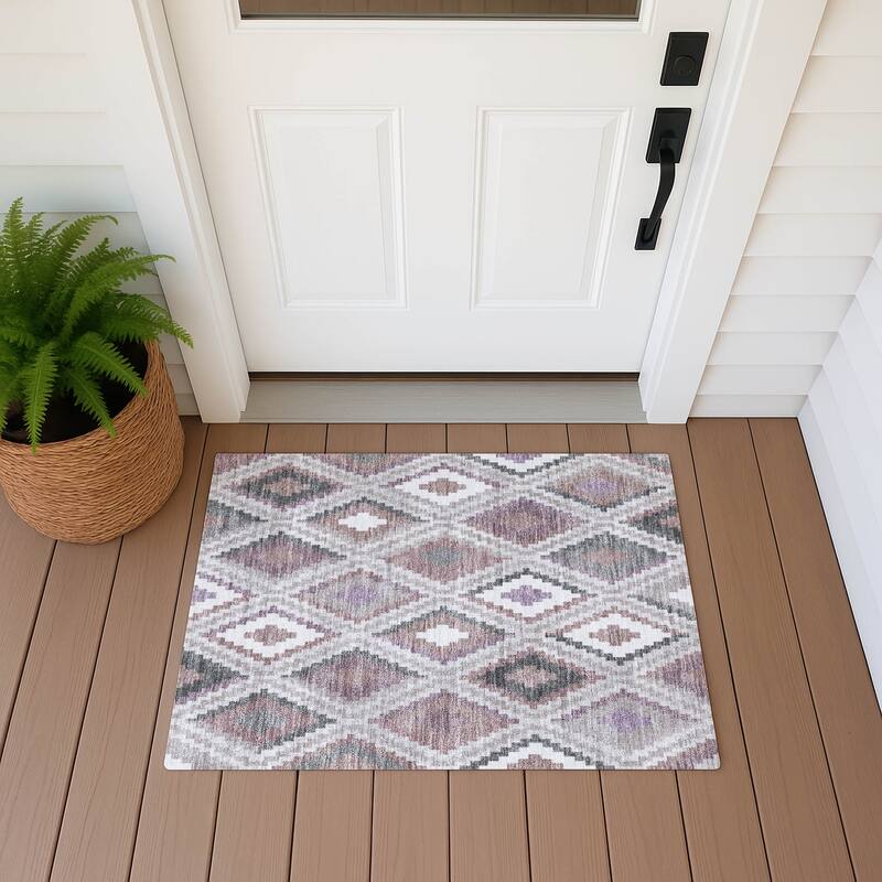 Machine Washable Indoor/ Outdoor Global Geo Chantille Rug - Blush - 1'8" x 2'6"