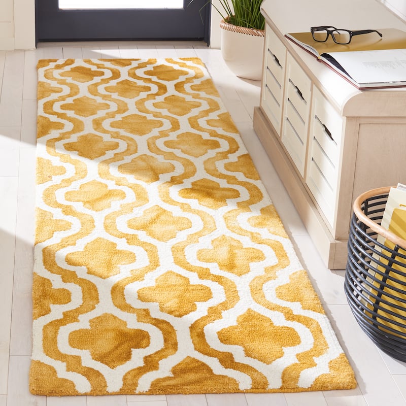 SAFAVIEH, Handmade Dip Dye Liia Watercolor Vintage Boho Wool - 2' 3" x 8' - Gold/Ivory