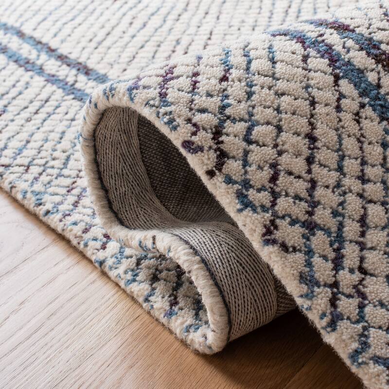 SAFAVIEH Handmade Abstract Yasmina Modern Wool Rug